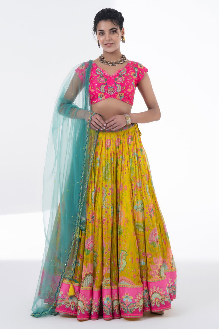 Printed Lehnga With Embroidered Detailing On Border And Blouse With Scalloped Dupatta Set-Siddhartha Bansal