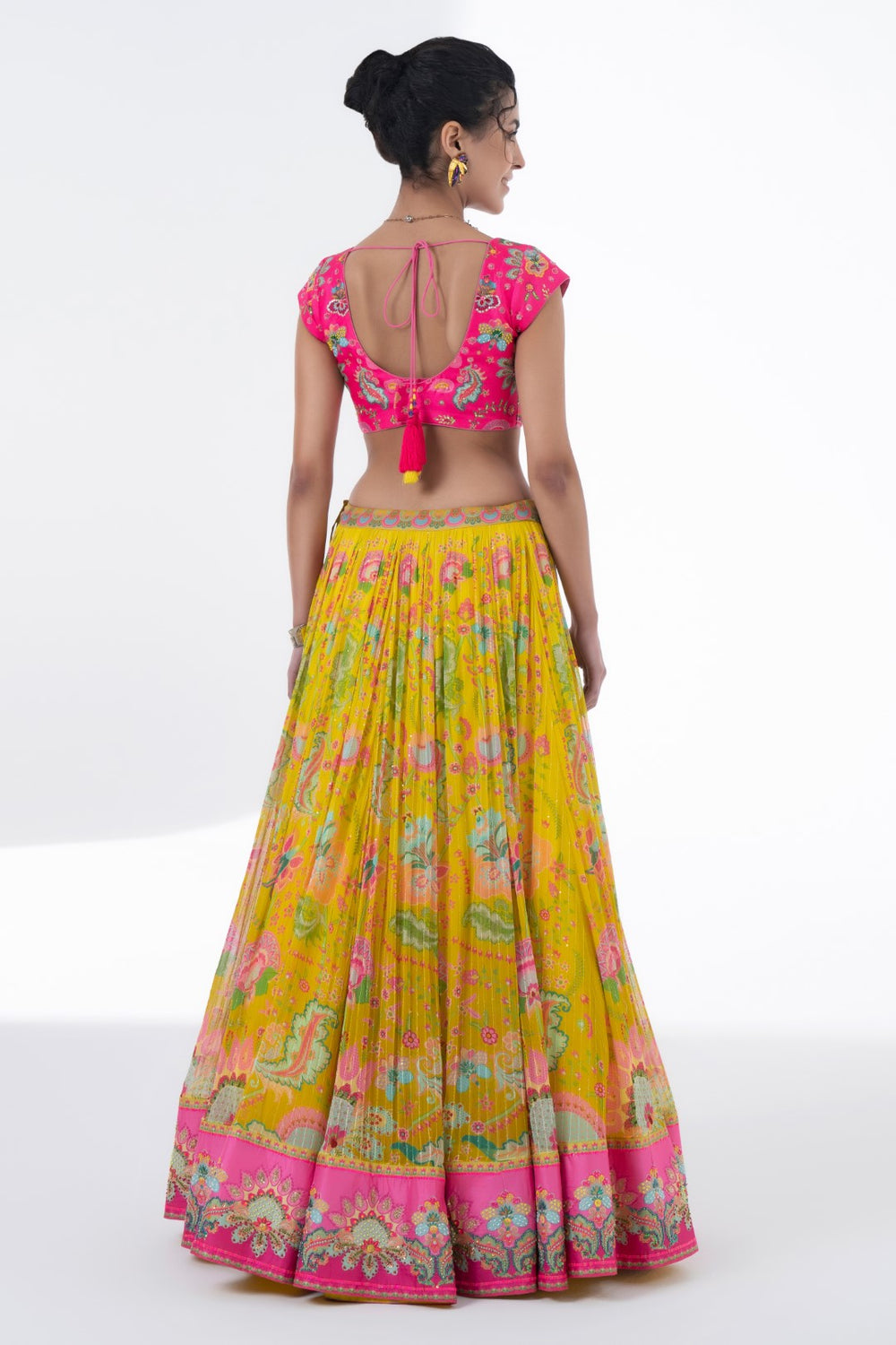 Printed Lehnga With Embroidered Detailing On Border And Blouse With Scalloped Dupatta Set-Siddhartha Bansal