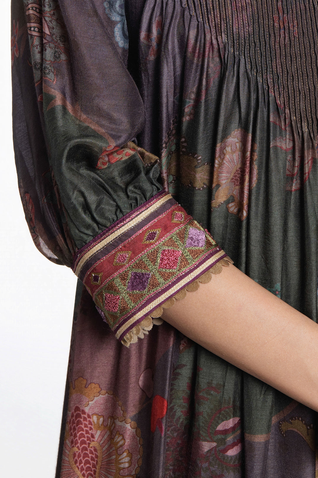 NOIR BLOOM REGAL 
PINTUCK KURTA