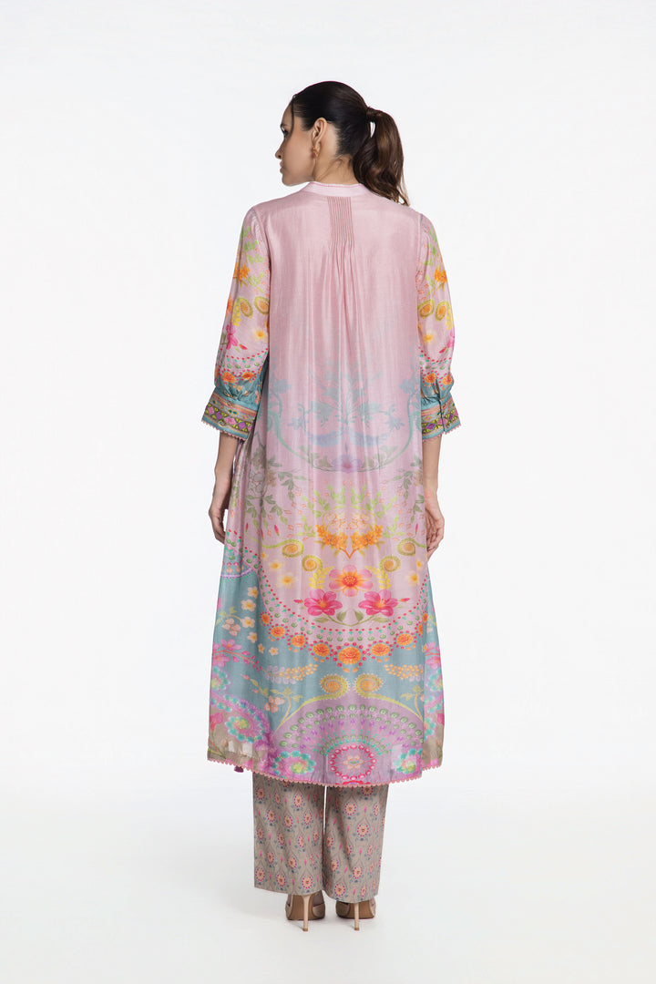 GULBAHAR PICHWAI 
PINTUCK KURTA