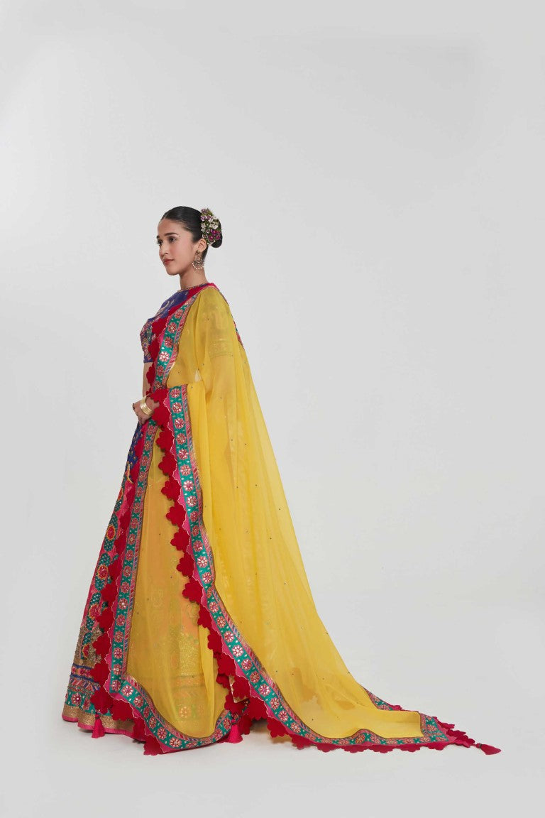 ZEENAT LEHANGA SET-Kaftan-Siddhartha Bansal