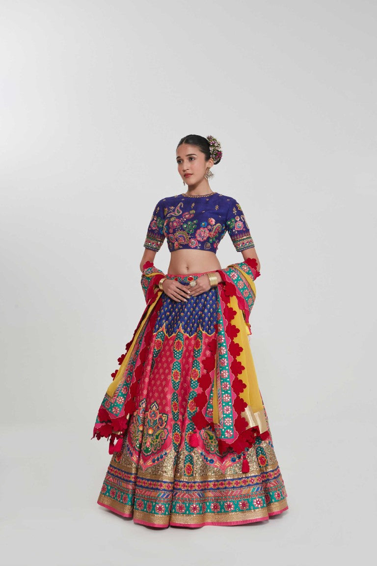 ZEENAT LEHANGA SET-Kaftan-Siddhartha Bansal