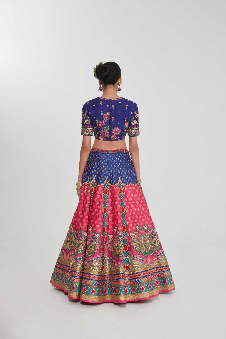 ZEENAT LEHANGA SET-Kaftan-Siddhartha Bansal
