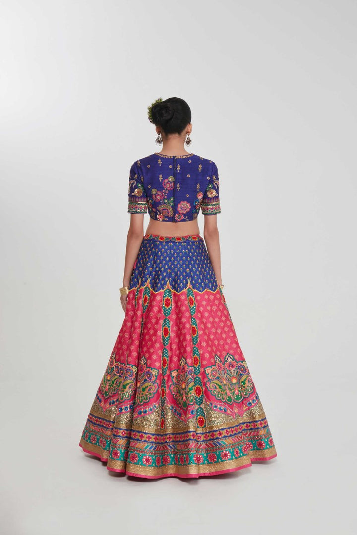ZEENAT LEHANGA SET-Kaftan-Siddhartha Bansal