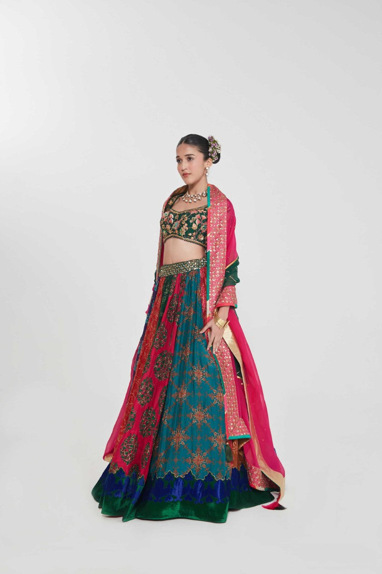 MEHER LEHANGA SET-Kaftan-Siddhartha Bansal