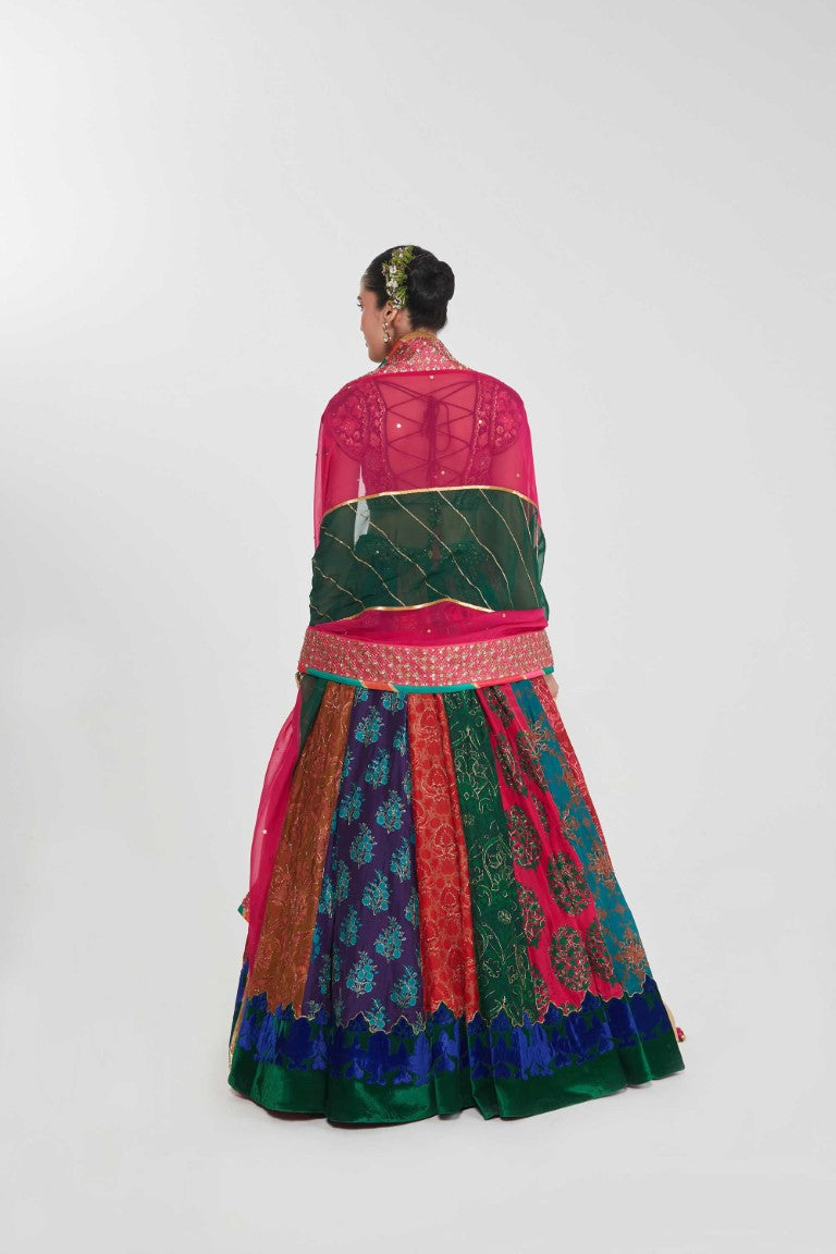 MEHER LEHANGA SET-Kaftan-Siddhartha Bansal