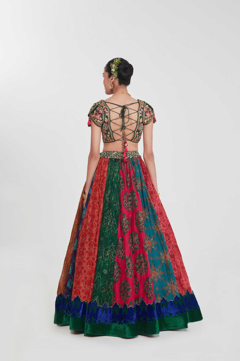 MEHER LEHANGA SET-Kaftan-Siddhartha Bansal
