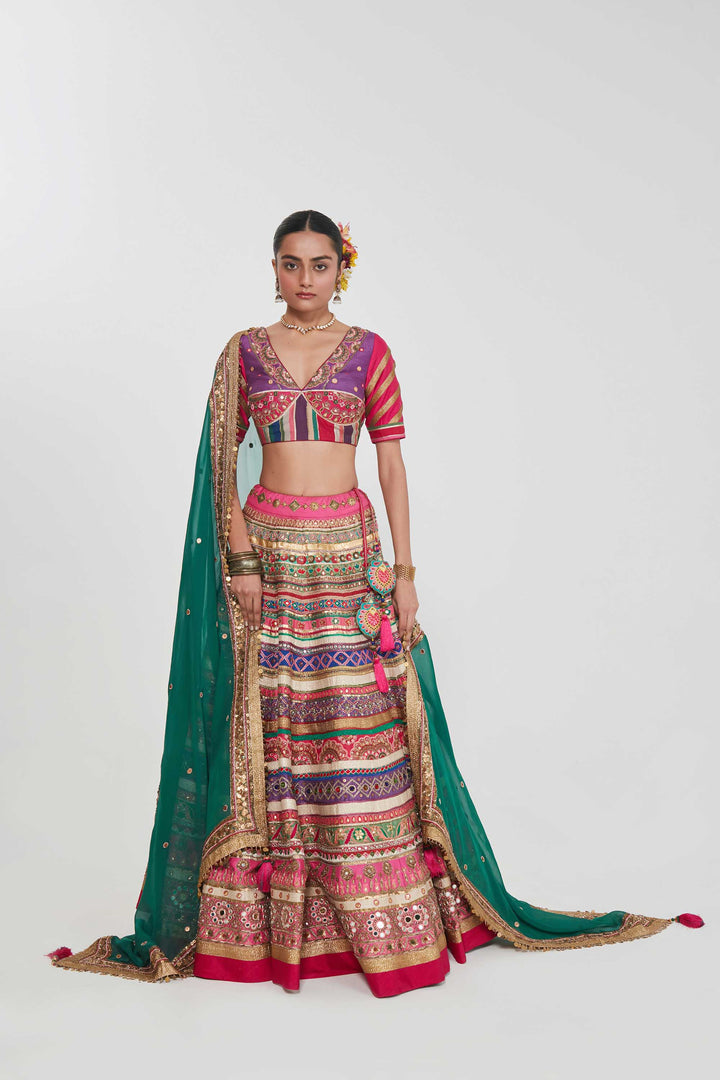 INAYA LEHENGA SET-Kaftan-Siddhartha Bansal