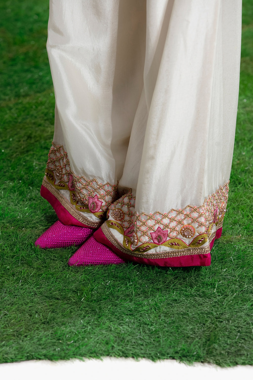 MAHIKA KURTA SET-Kaftan-Siddhartha Bansal